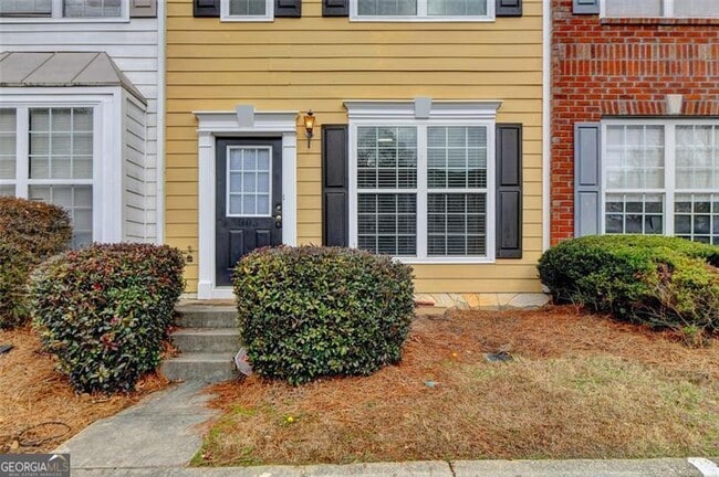 Building Photo - 903 Redwood Dr