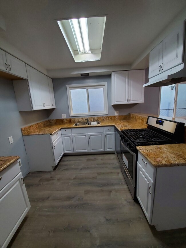 Foto del edificio - 15012 Eastwood Ave