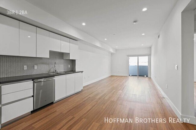 Building Photo - 518 N Gramercy Pl Los Angeles, CA 90004