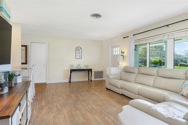 Foto del edificio - 731 44th Ave NE