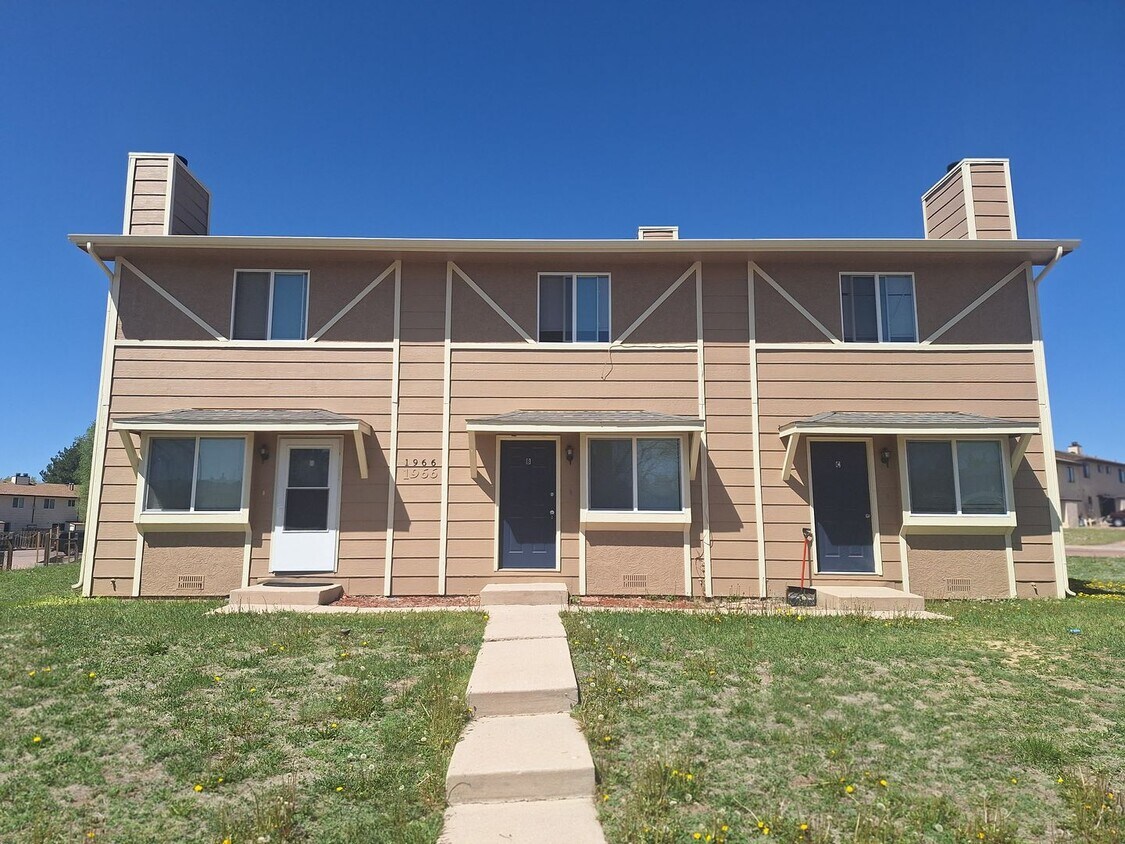 Foto principal - 1966 Mineola Ct