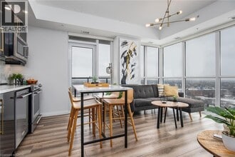 Building Photo - 108 Garment St