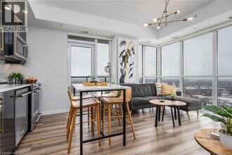 Building Photo - 108 Garment St
