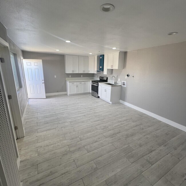 Foto del edificio - 7610 Windsong Rd