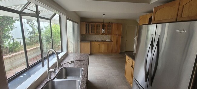 Building Photo - 893 Calle Pinata