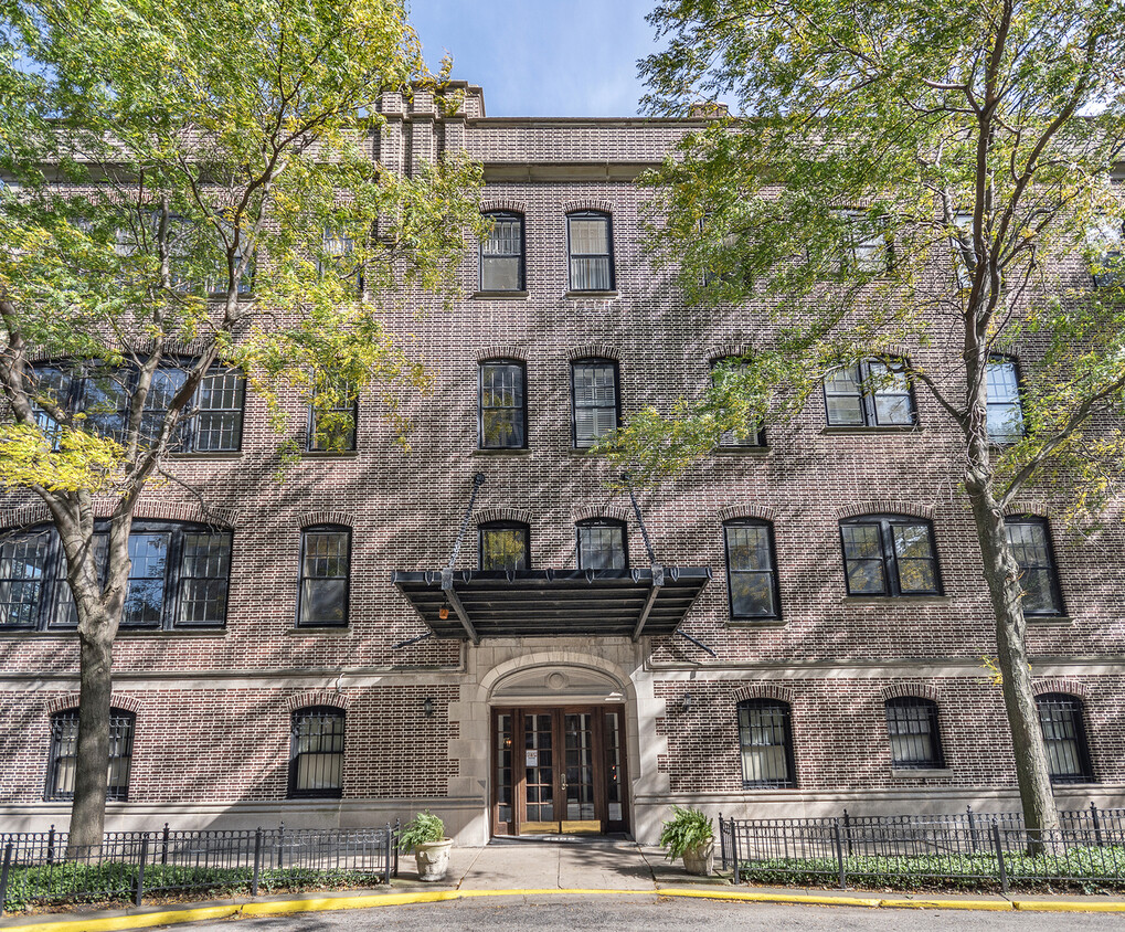 Foto principal - 2355 N Commonwealth Ave