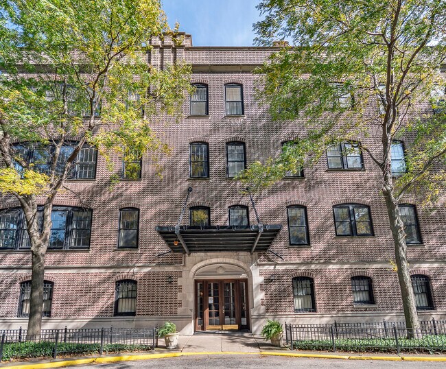 Building Photo - 2355 N Commonwealth Ave