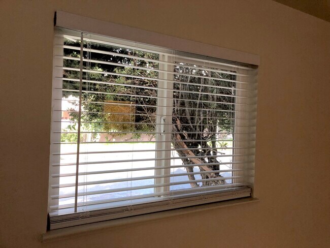 Foto del edificio - 3801 Nevin Ave