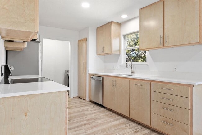 Foto del edificio - 85 Ridgewood Cir