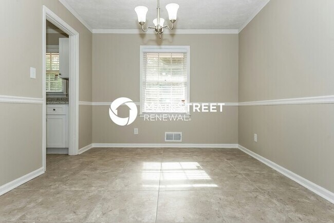 Foto del edificio - 3 Bedroom Pet-Friendly Home in McDonough, GA with Main Street Renewal