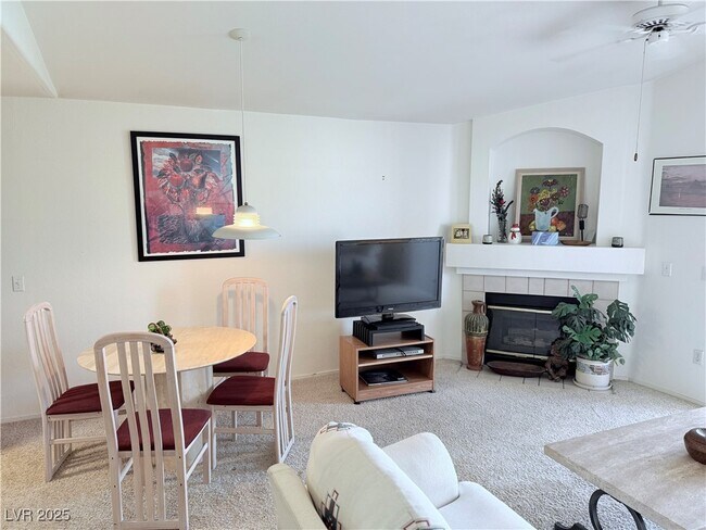 Foto del edificio - 5415 W Harmon Ave