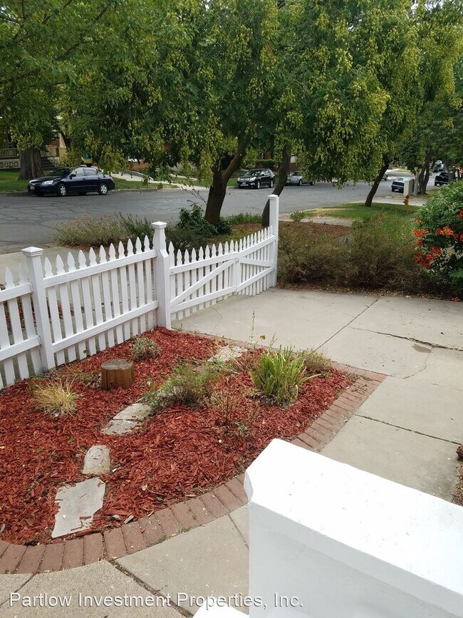 Foto del edificio - 3 br, 3 bath House - 133 M St.