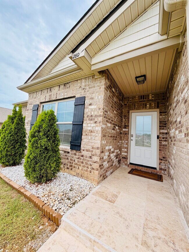 Building Photo - 280 Lilly Dr