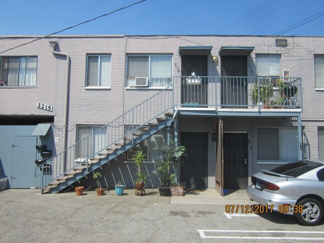 Building Photo - 2215 W Olive Ave