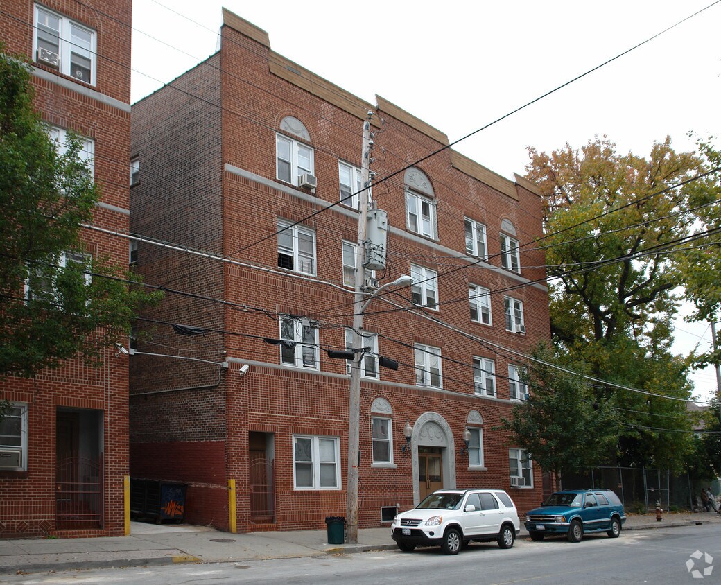 Foto del edificio - 125 Poningo St