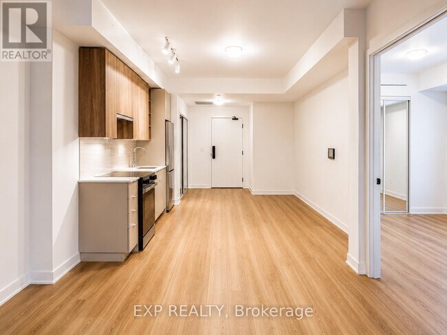 Photo du bâtiment - 2075 Lakeshore Rd.