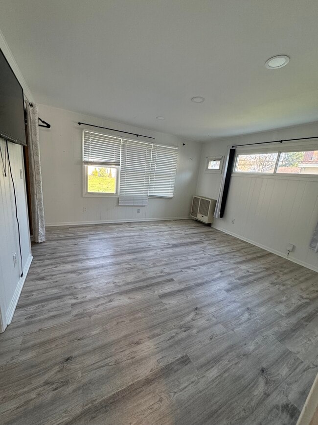 Building Photo - 1435 Grenleigh Rd