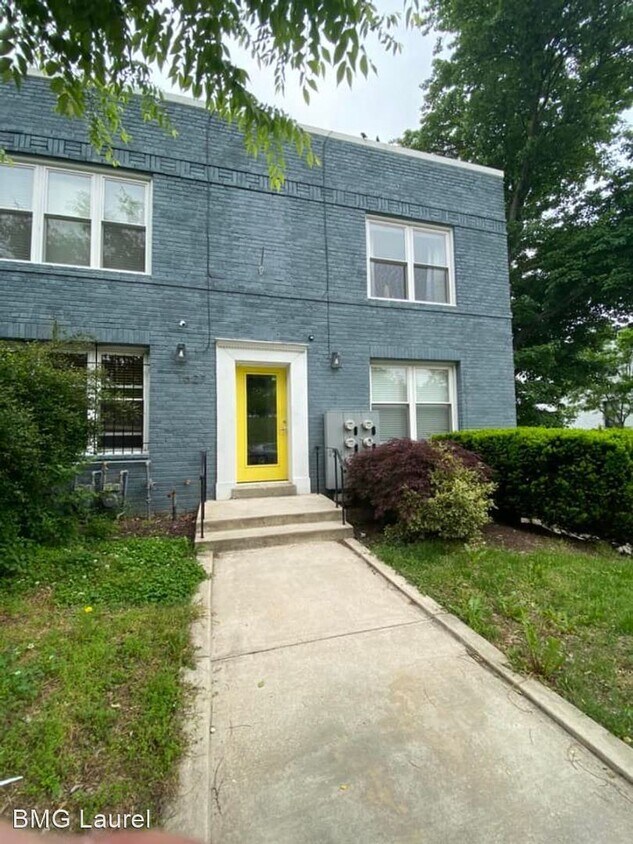 2 br, 2 bath House 1627 Holbrook St NE U... House Rental in
