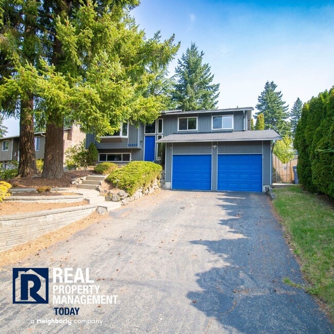 Foto del edificio - Rare 4 Bedroom Plus 4 Bathroom Home!