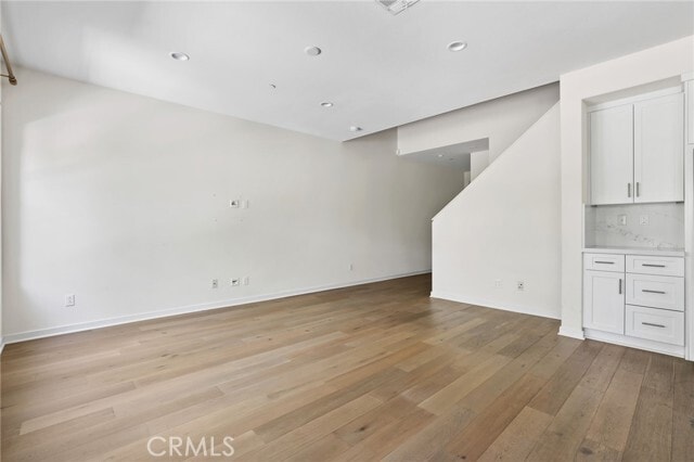 Building Photo - 216 Finch