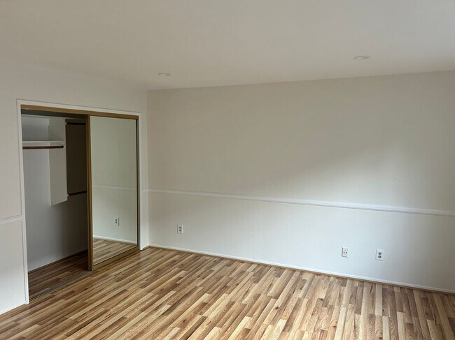 Foto del edificio - 13112 Moorpark St