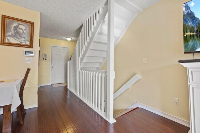 Foto del edificio - 1686 Bennigan Dr