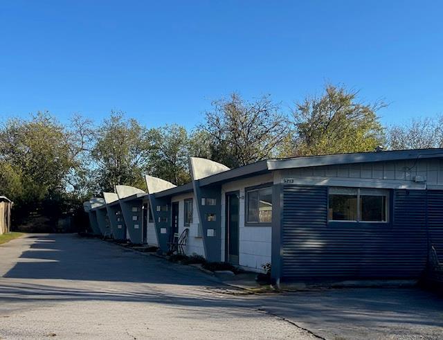 Foto del edificio - 5213 Joe Sayers Ave