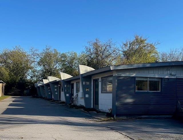 Building Photo - 5213 Joe Sayers Ave