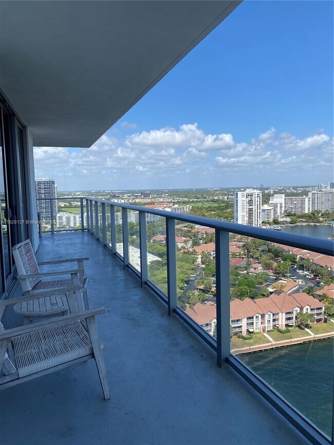 Foto del edificio - 4010 S Ocean Dr