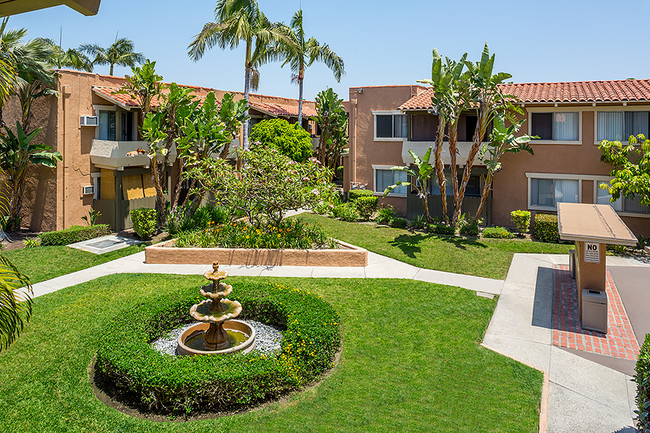 Pampas Lane Tropical Garden Apartments Apartments - Anaheim, CA