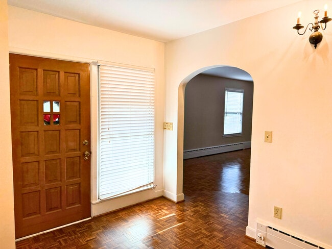 Building Photo - 1400 9th Ave