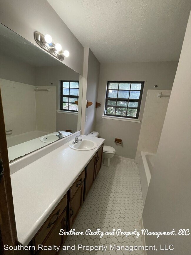 Building Photo - 5 br, 2 bath House - 1437 Pampas Place