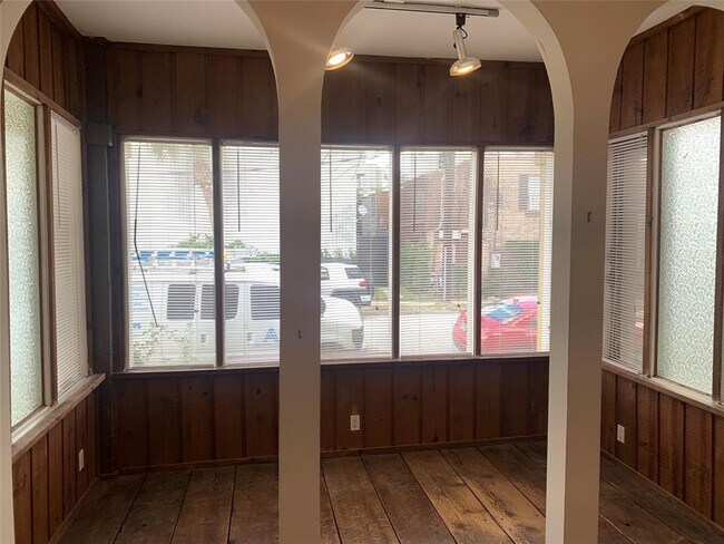 Foto del edificio - 19 Hyde Park Blvd