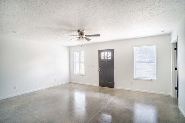 Foto del edificio - 526 Gadsden Rd NW
