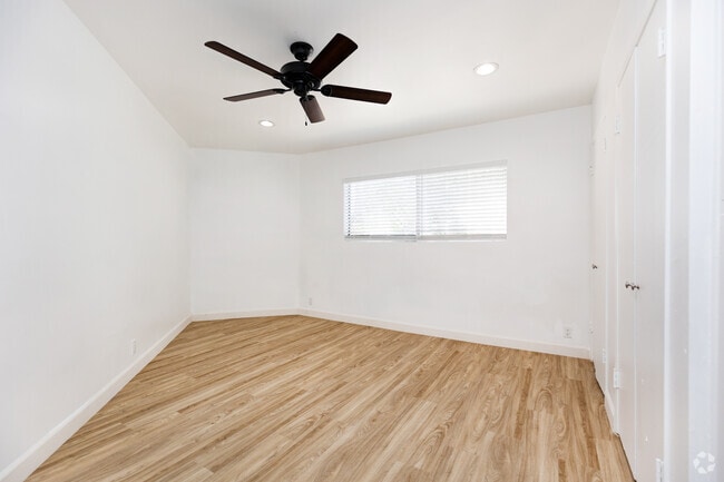 1BR, 1BA - 785SF - Sungate Apartments