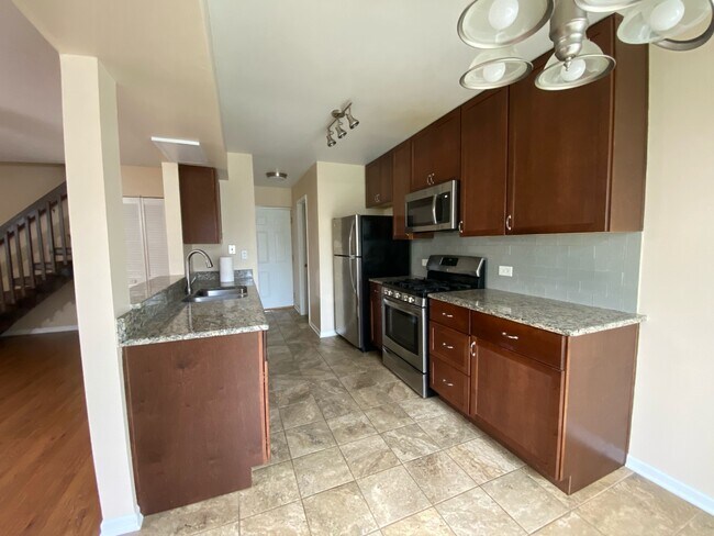 Building Photo - 333 Regatta Point