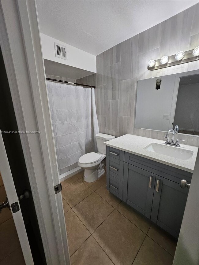 Foto del edificio - 1401 Village Blvd