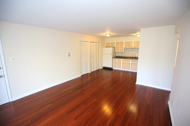 Foto del edificio - 9460 Bay Colony Dr