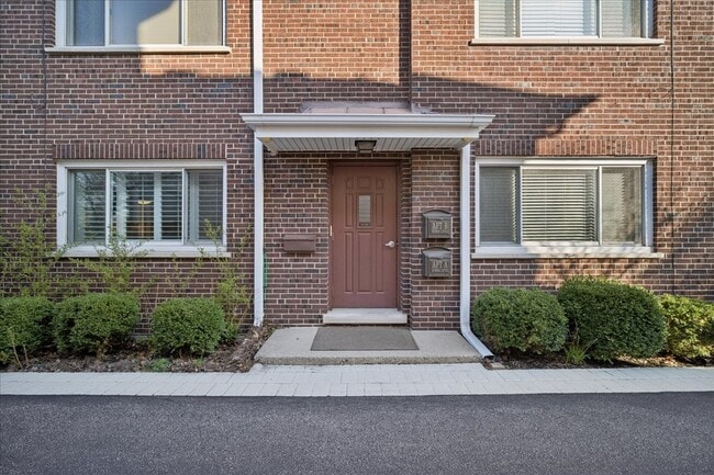 Foto del edificio - 319 Vine Ave