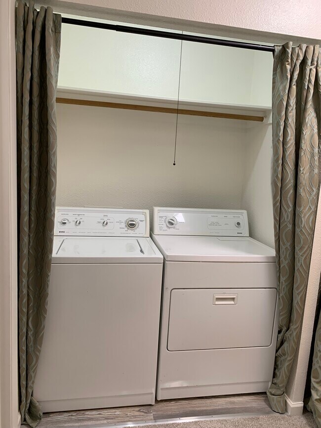 Foto del edificio - 2201 E 66th Ave