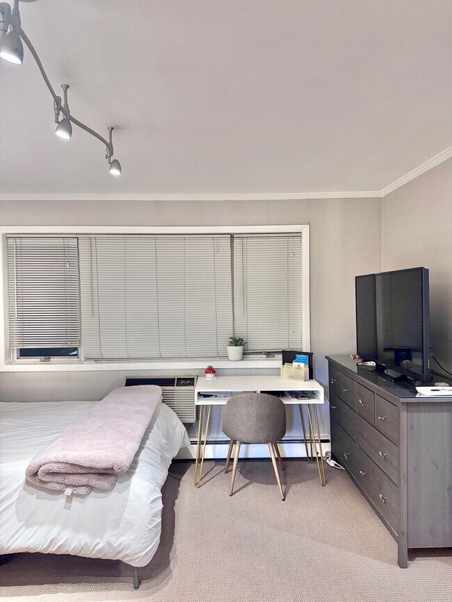 Foto del edificio - 426 W Barry Ave