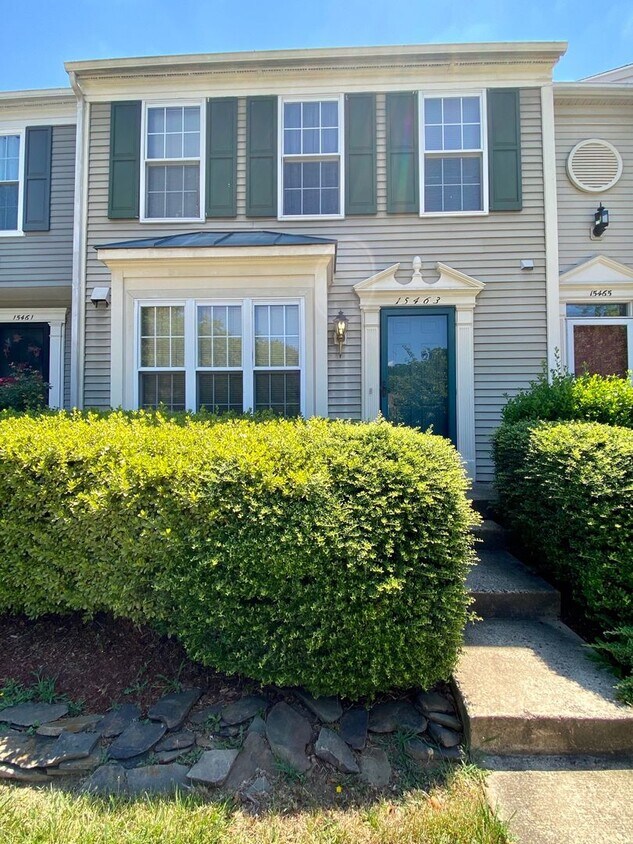 Primary Photo - MONTCLAIR TOWNHOUSE - REVERSE COMMUTE TO Q...