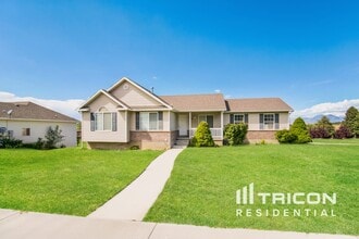 Building Photo - 485 E 1250 S Building Photo - 485 E 1250 S