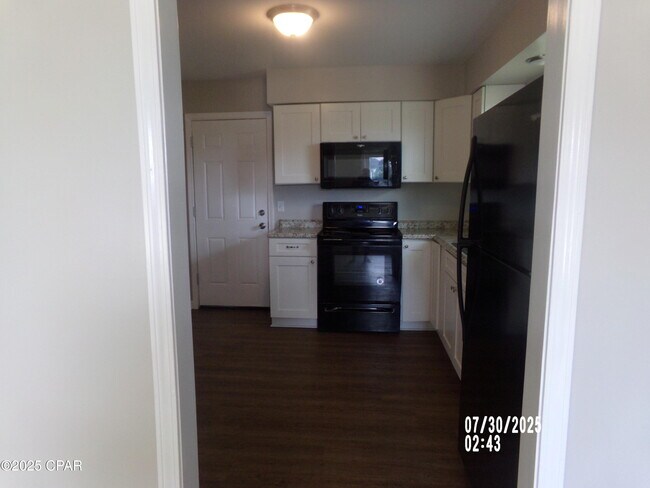 Foto del edificio - 3922 E 11th St