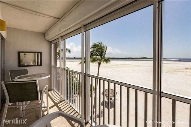 Primary Photo - 8300 Estero Blvd