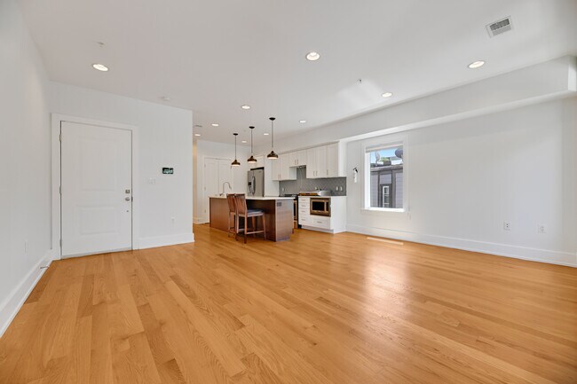 Foto del edificio - 3815 14th St NW