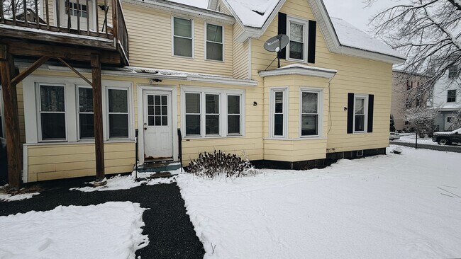 Foto del edificio - 554 Dubuque St