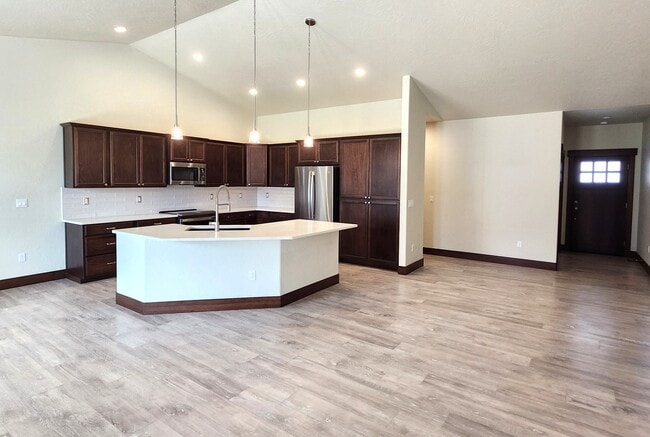 Building Photo - 10850 N Brantley Rd