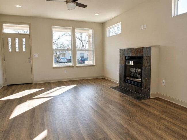 Building Photo - 110- A Nelray