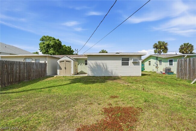 Foto del edificio - 530 92nd Ave N